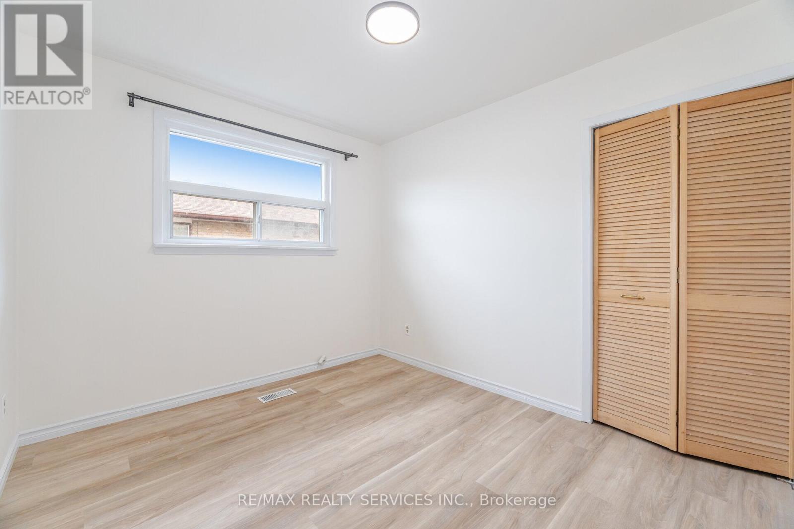 Photo 29 of 7386 Netherwood Road, Mississauga ON