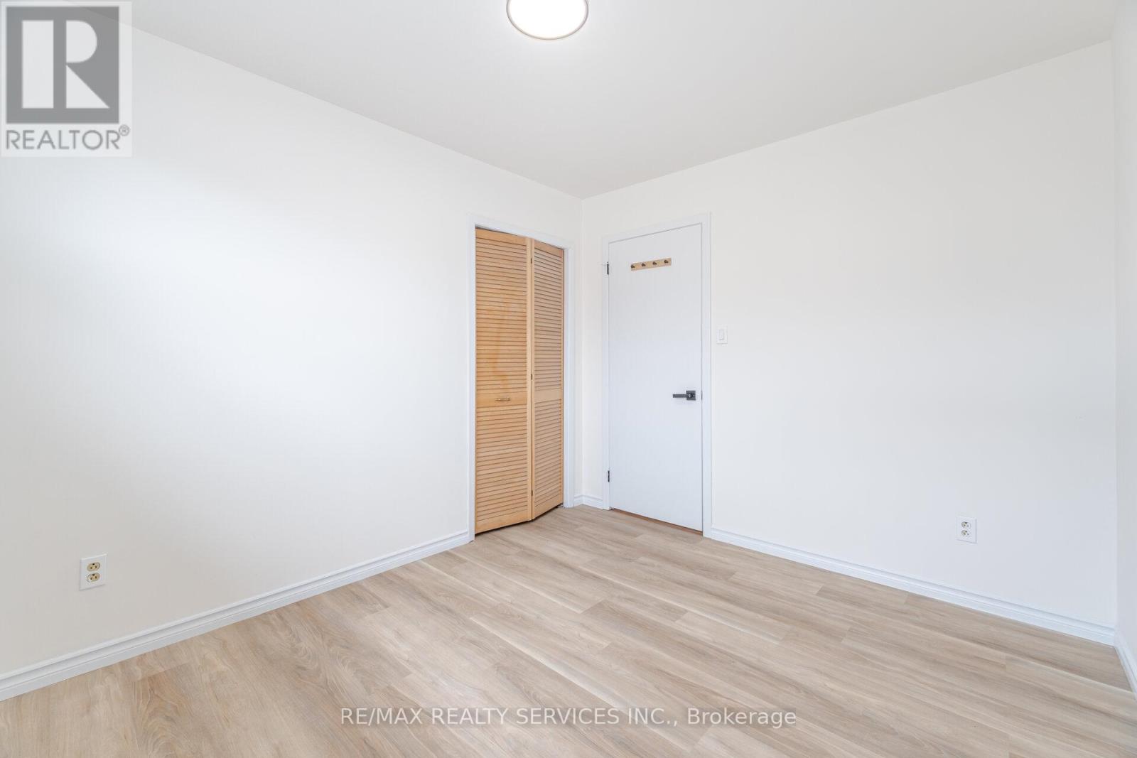 Photo 30 of 7386 Netherwood Road, Mississauga ON