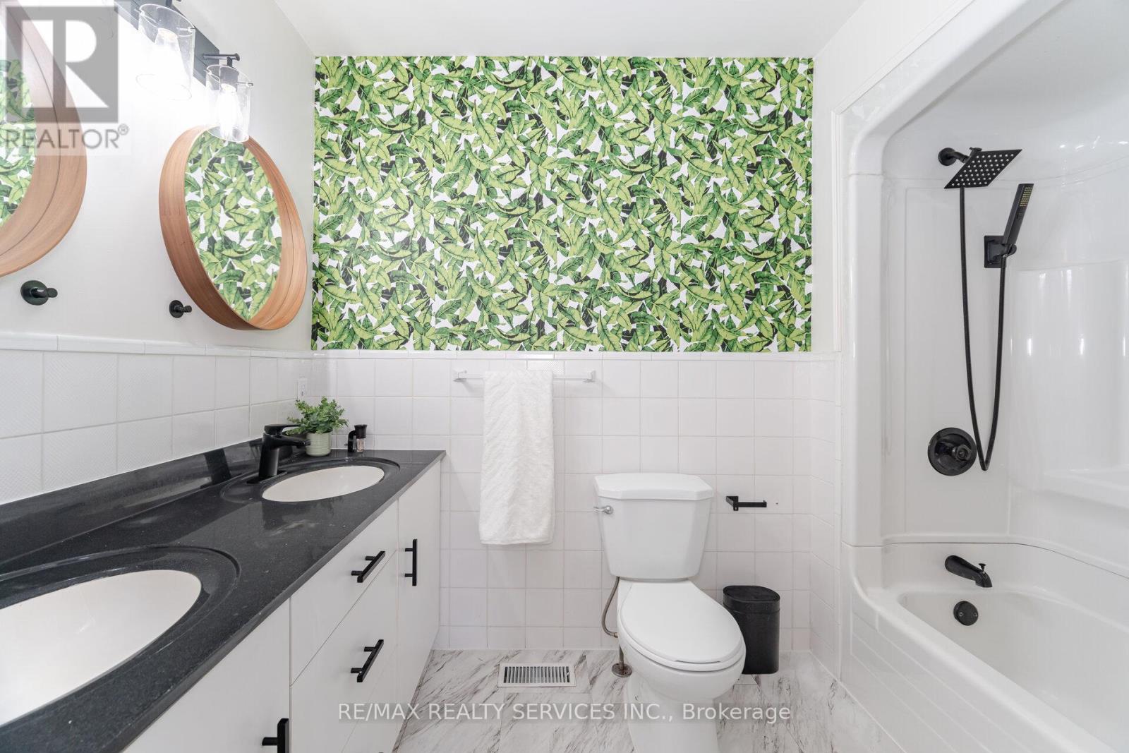 Photo 31 of 7386 Netherwood Road, Mississauga ON