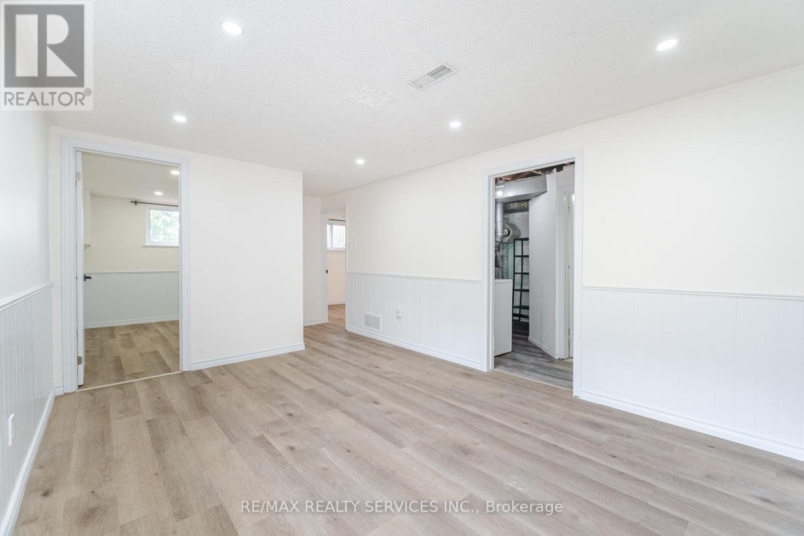 Photo 37 of 7386 Netherwood Road, Mississauga ON