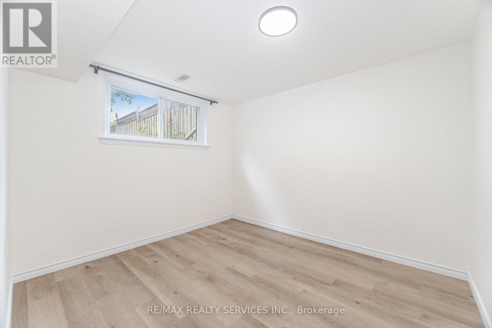 Photo 40 of 7386 Netherwood Road, Mississauga ON