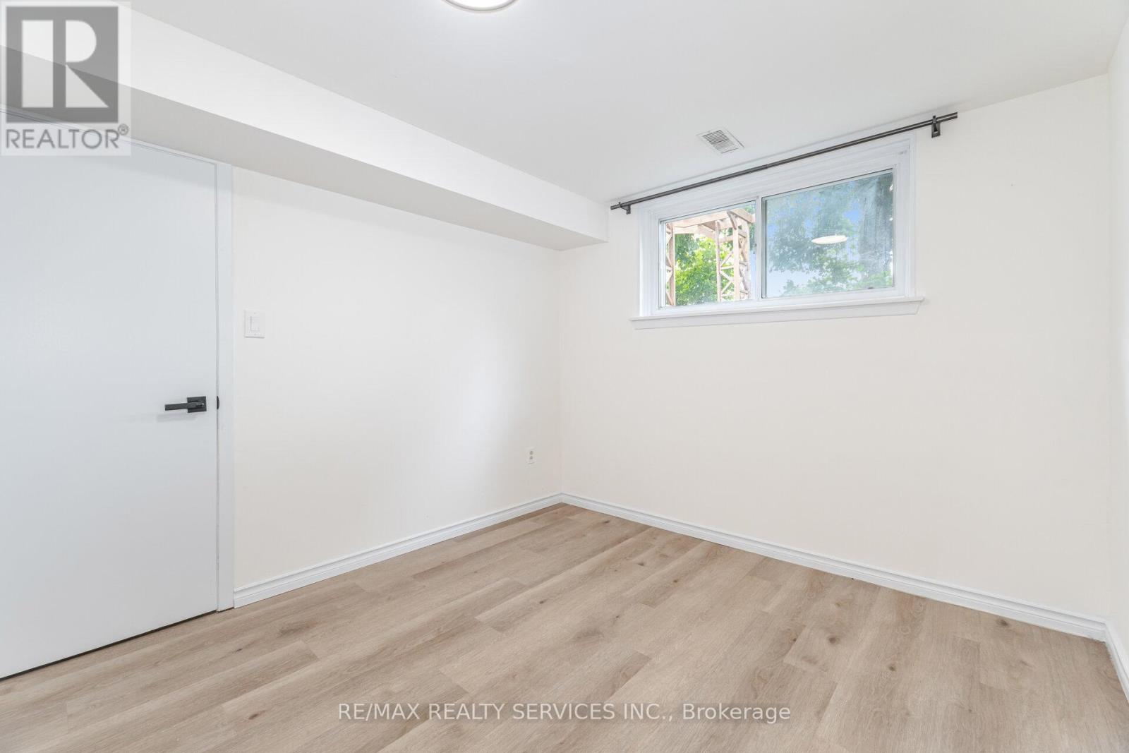 Photo 41 of 7386 Netherwood Road, Mississauga ON