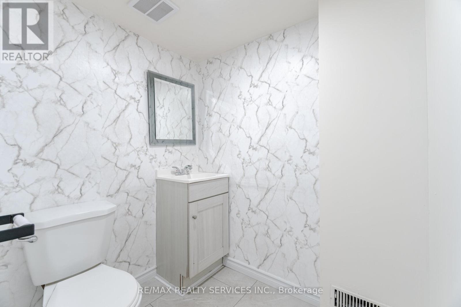 Photo 43 of 7386 Netherwood Road, Mississauga ON