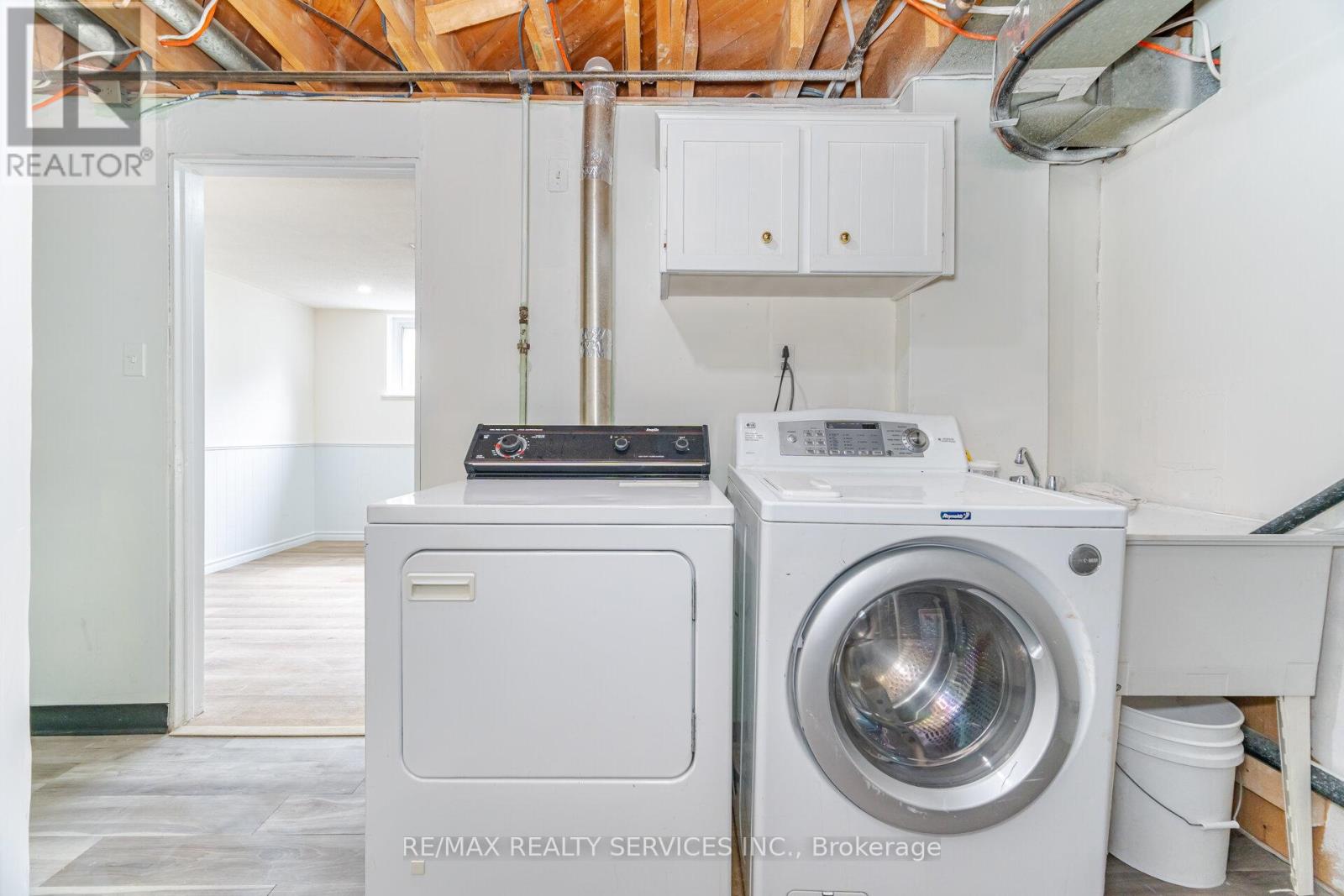 Photo 45 of 7386 Netherwood Road, Mississauga ON