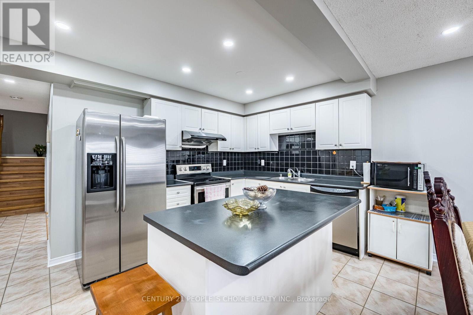 Photo 18 of 22 Domenico Crescent, Brampton ON