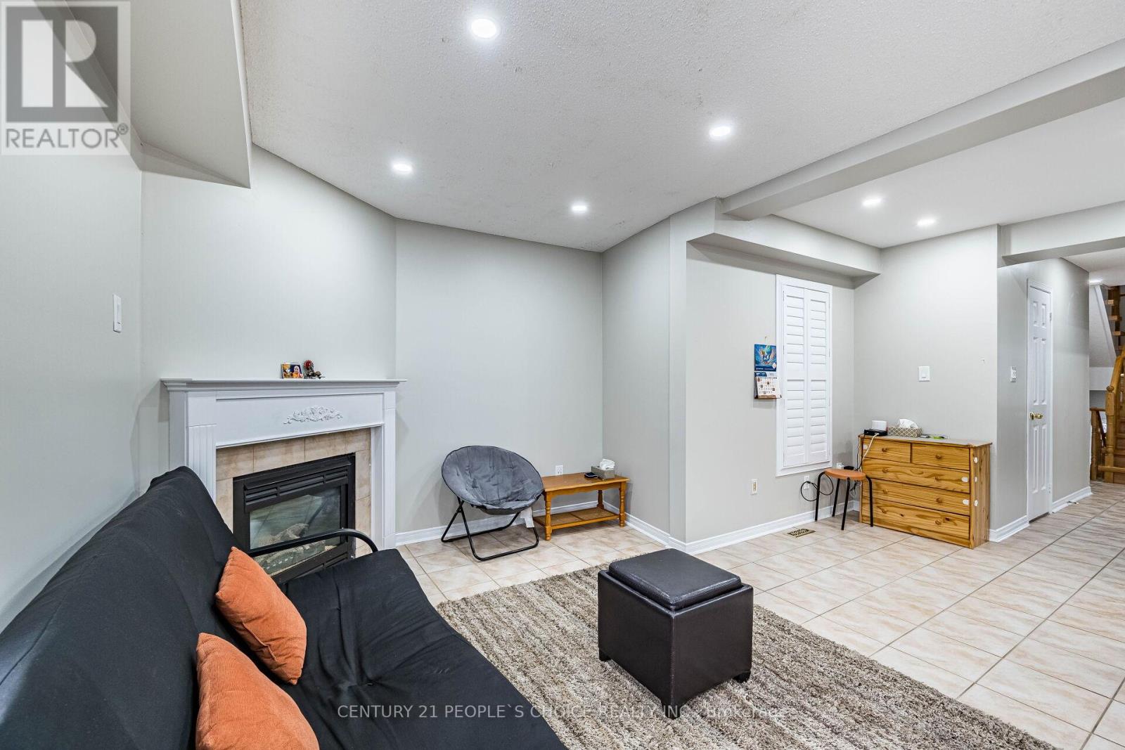 Photo 19 of 22 Domenico Crescent, Brampton ON