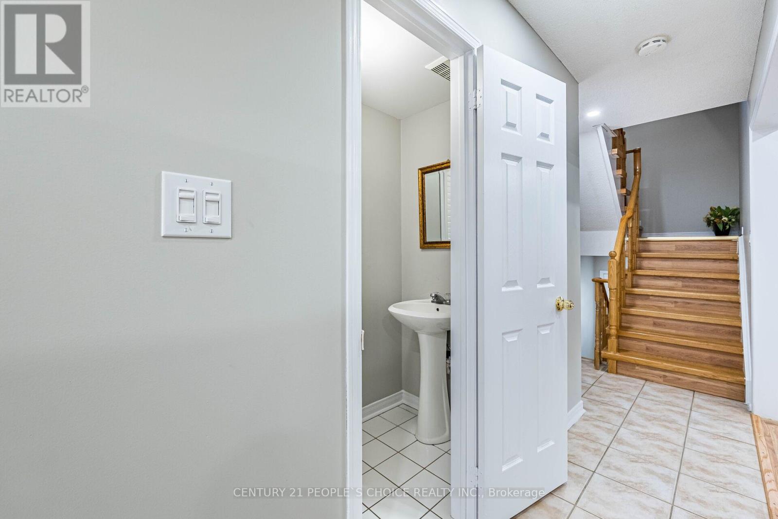 Photo 21 of 22 Domenico Crescent, Brampton ON