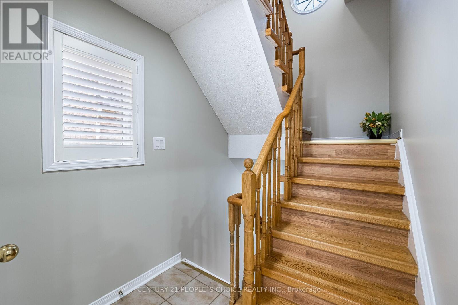Photo 23 of 22 Domenico Crescent, Brampton ON