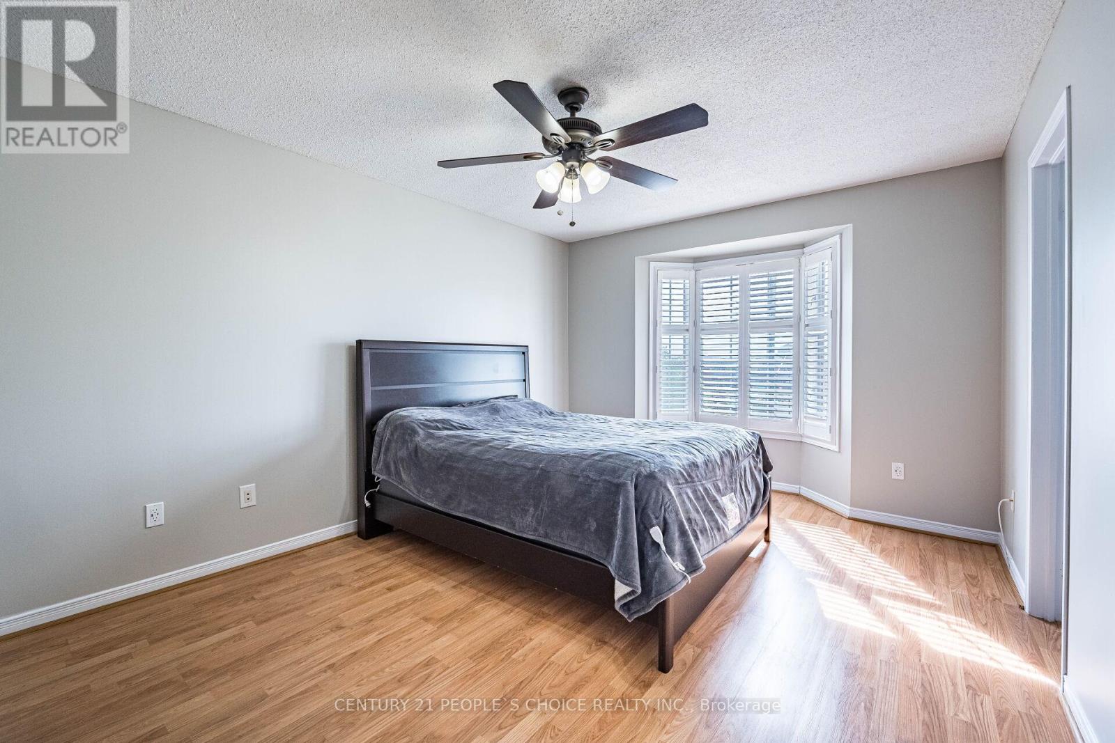 Photo 26 of 22 Domenico Crescent, Brampton ON
