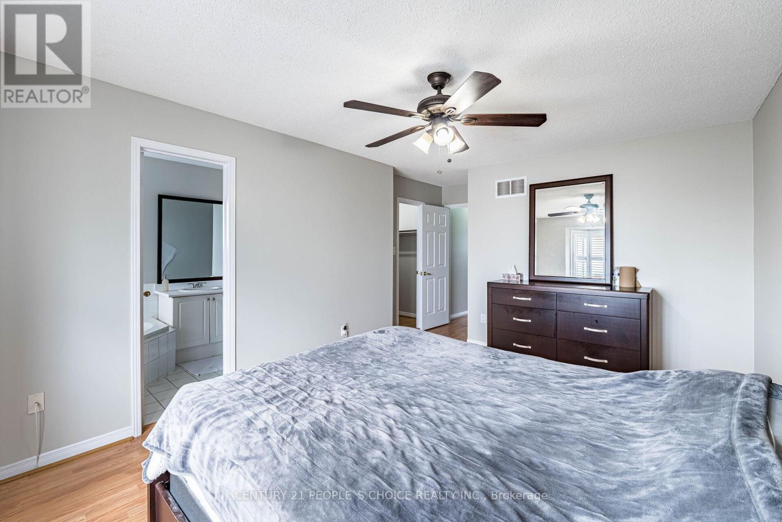 Photo 28 of 22 Domenico Crescent, Brampton ON