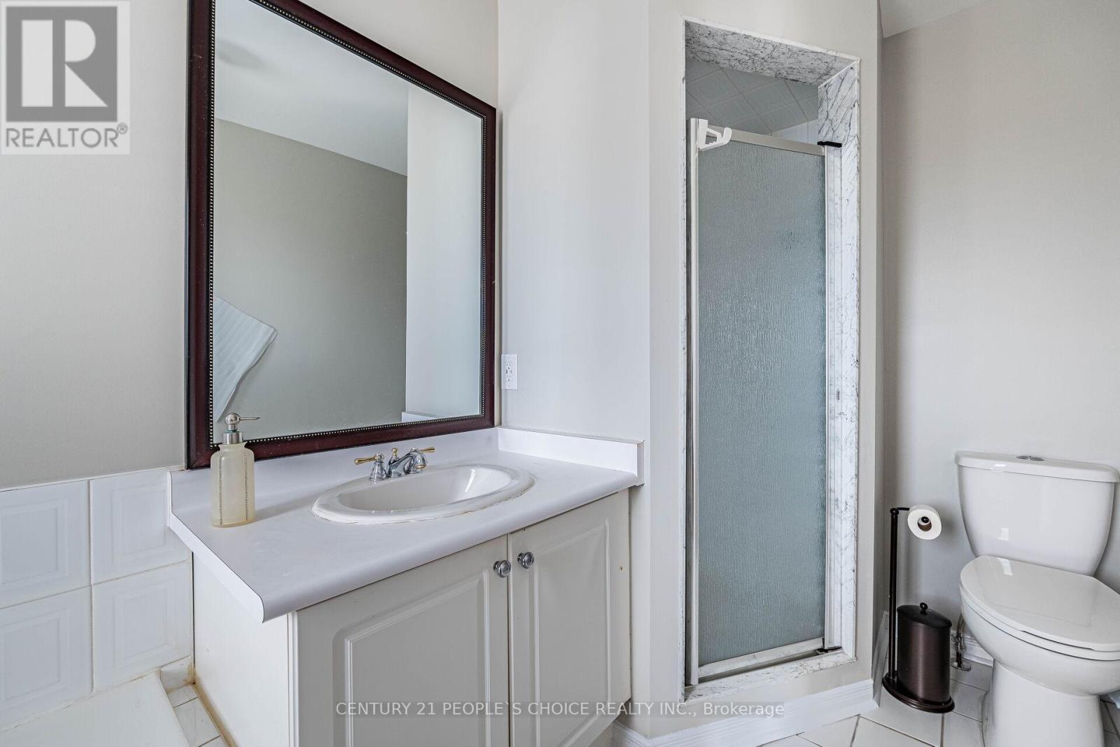 Photo 29 of 22 Domenico Crescent, Brampton ON