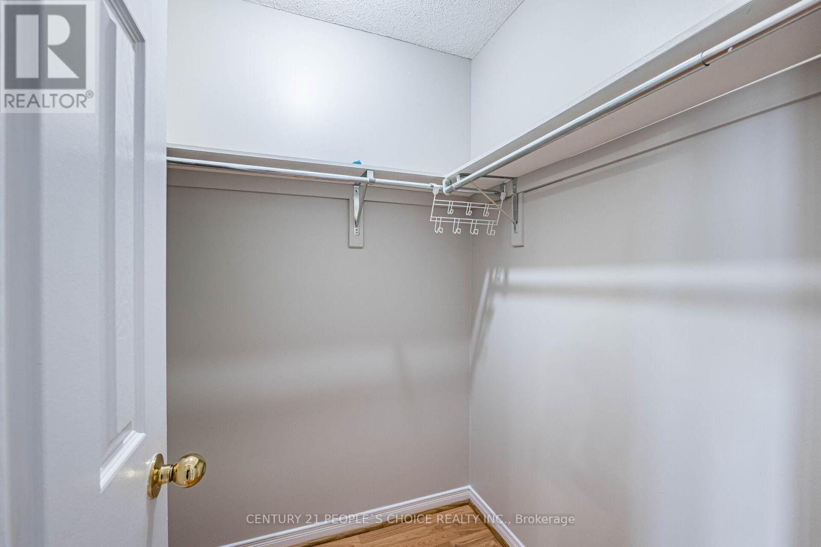 Photo 31 of 22 Domenico Crescent, Brampton ON