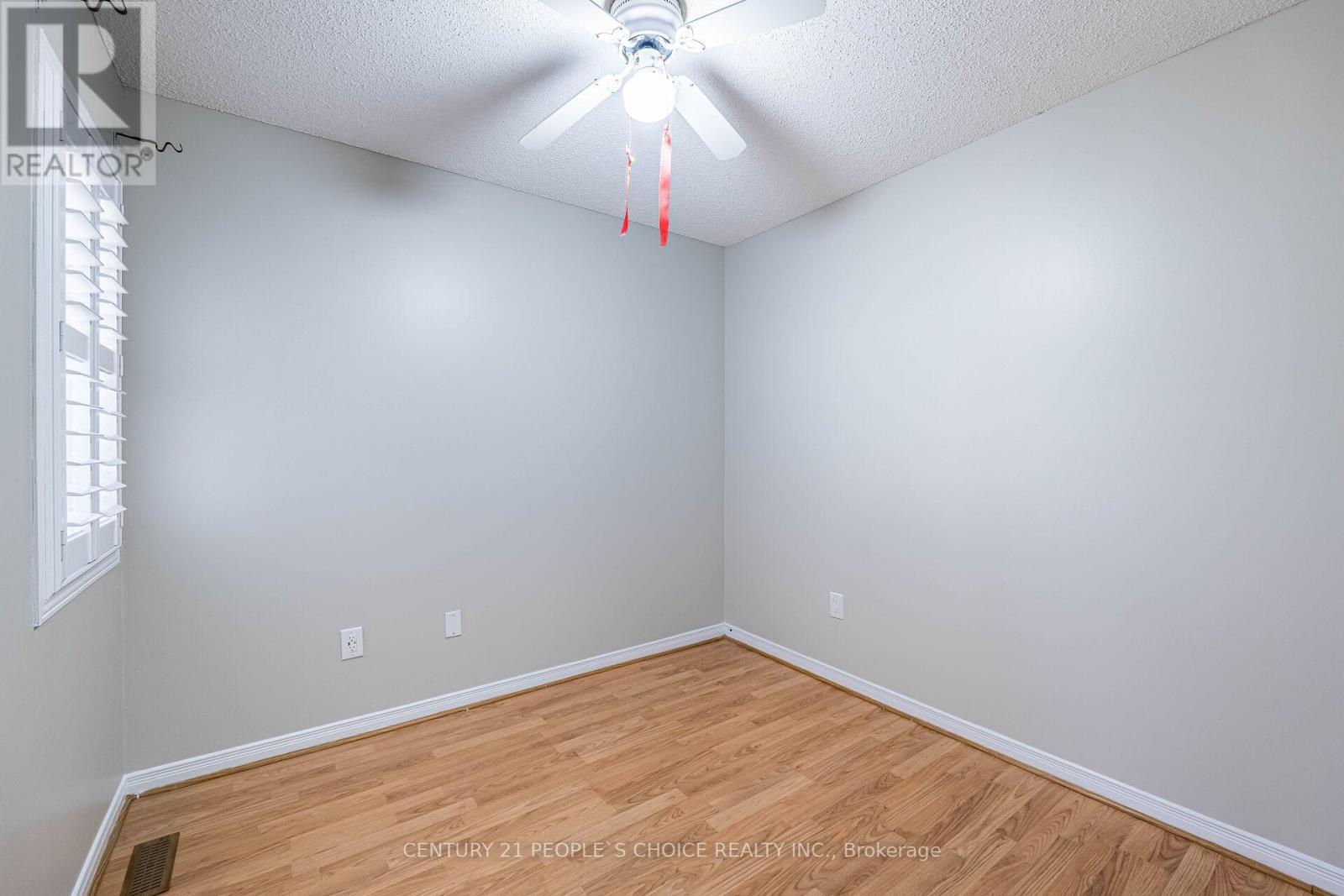 Photo 32 of 22 Domenico Crescent, Brampton ON