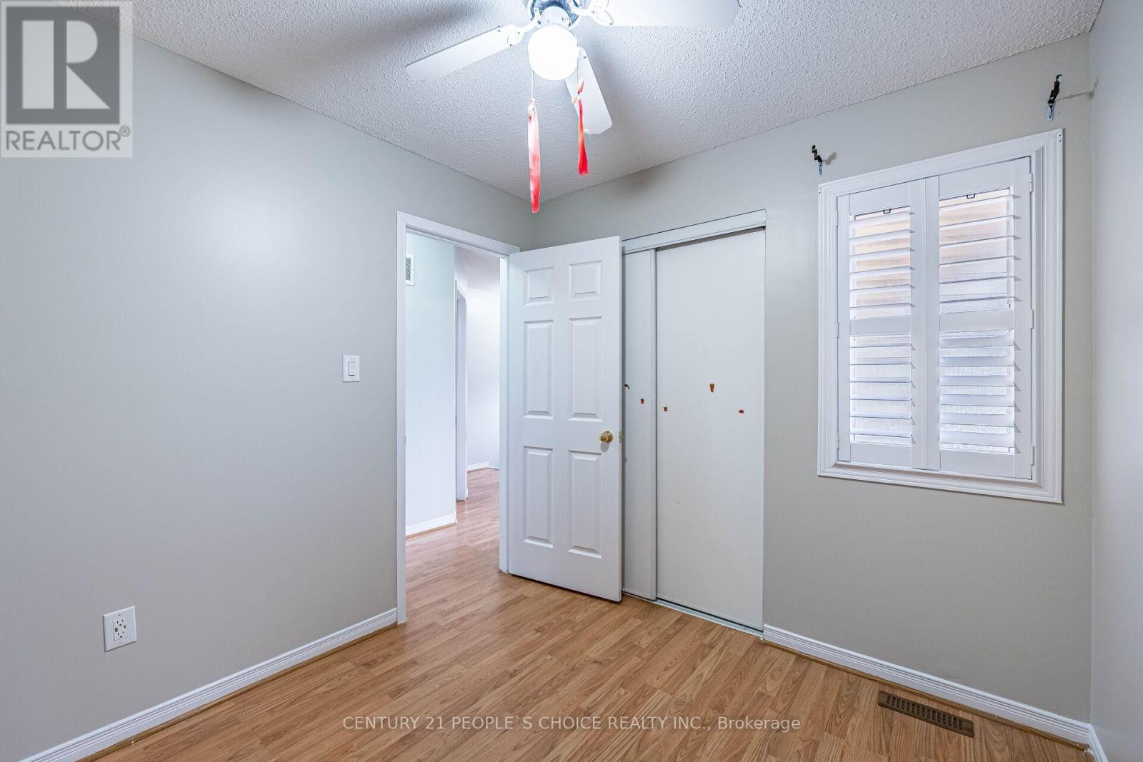 Photo 33 of 22 Domenico Crescent, Brampton ON