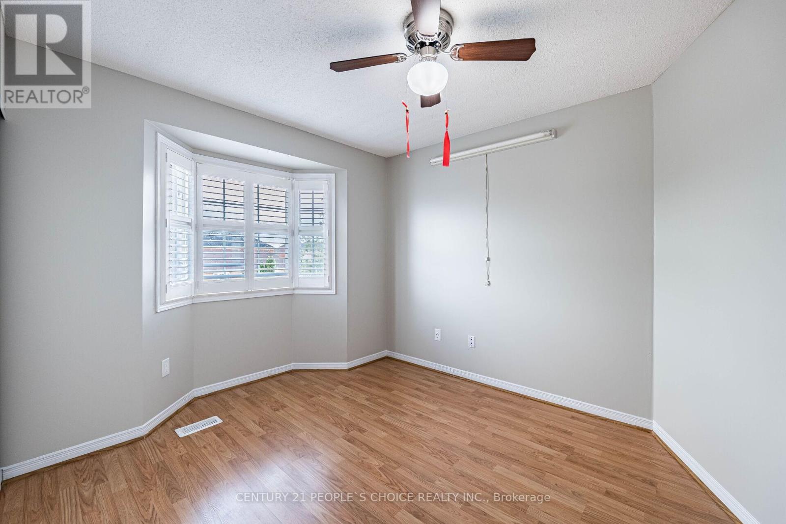 Photo 34 of 22 Domenico Crescent, Brampton ON