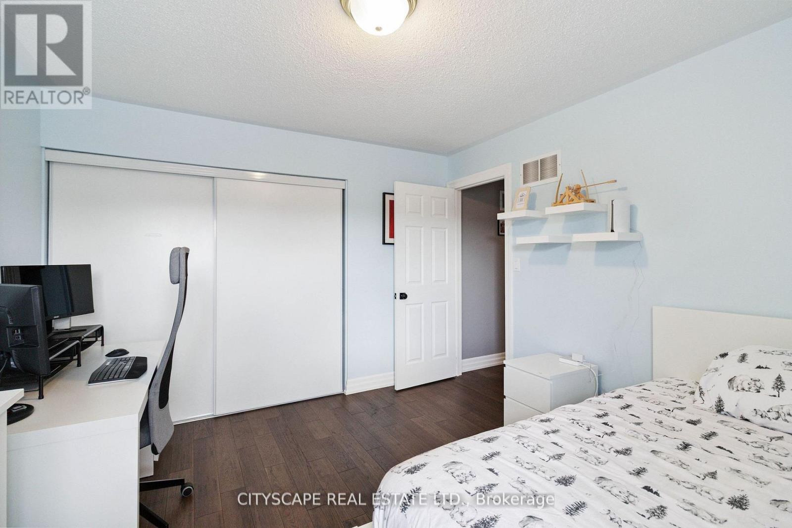Photo 12 of 713 Trudeau Drive, Milton ON