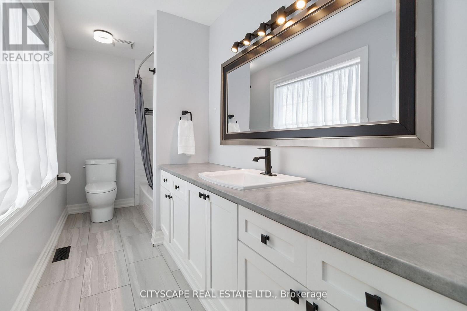 Photo 3 of 713 Trudeau Drive, Milton ON
