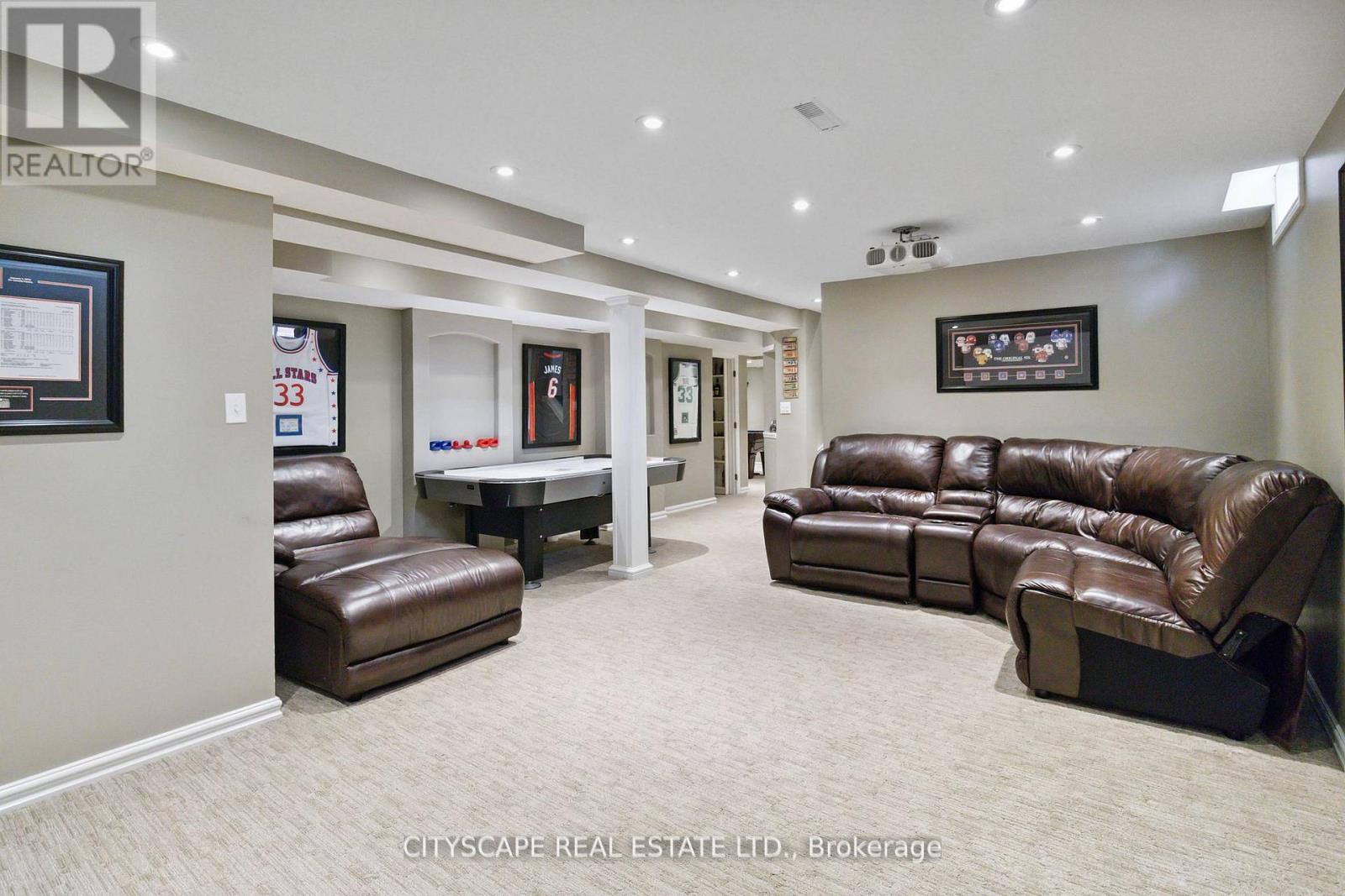 Photo 11 of 713 Trudeau Drive, Milton ON