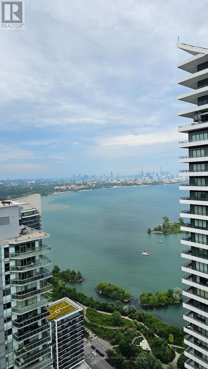 Photo 2 of 4714 30 Shore Breeze Drive, Toronto ON