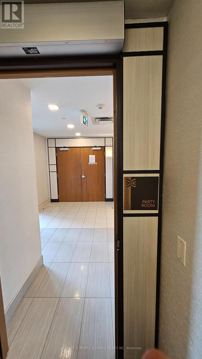 Photo 28 of 4714 30 Shore Breeze Drive, Toronto ON