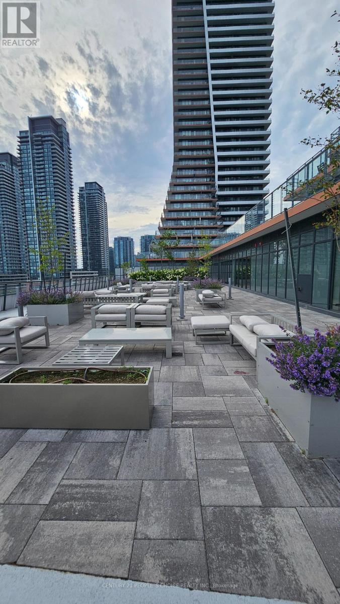 Photo 33 of 4714 30 Shore Breeze Drive, Toronto ON
