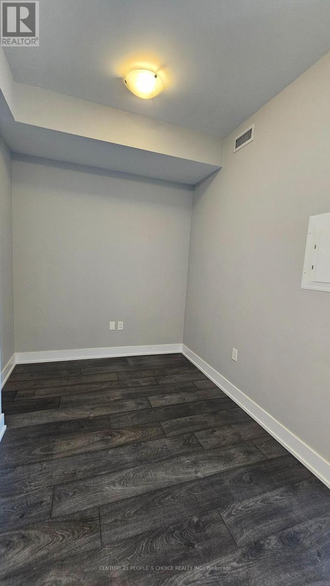 Photo 9 of 4714 30 Shore Breeze Drive, Toronto ON