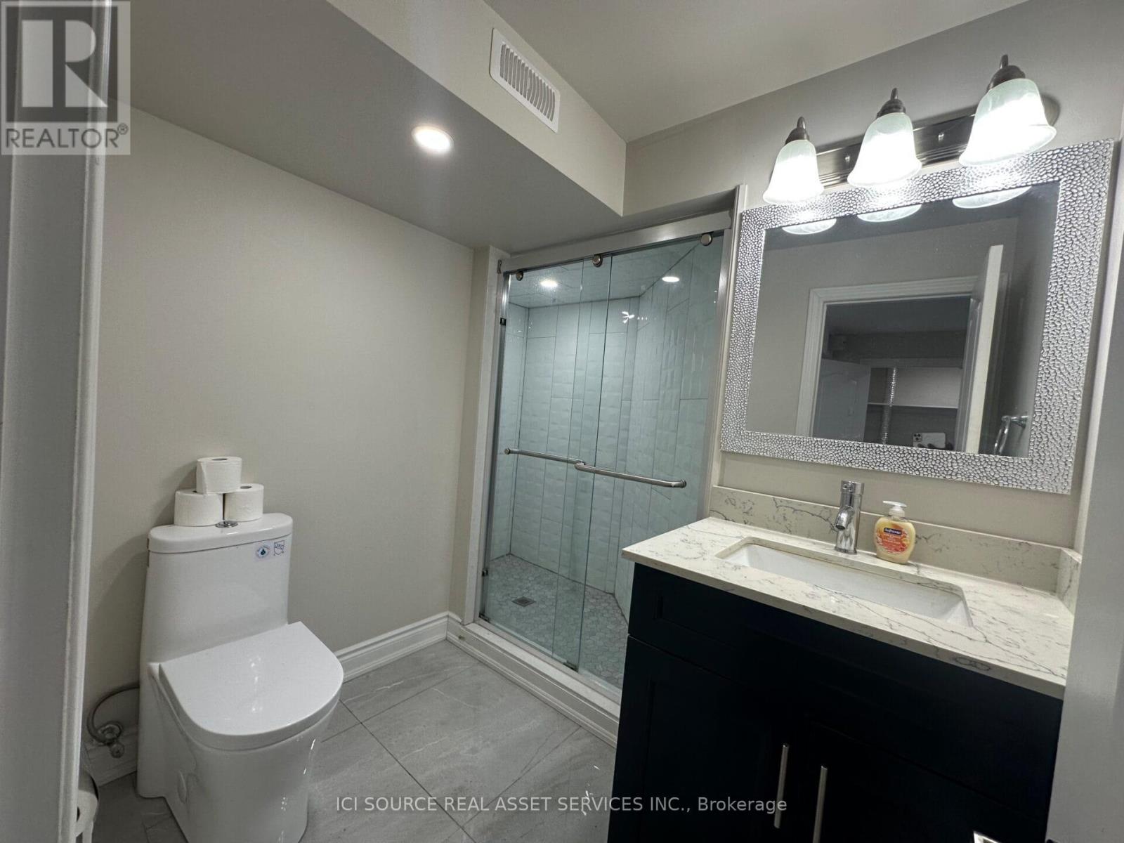 Photo 15 of 2 8 Nelly Court, Brampton ON