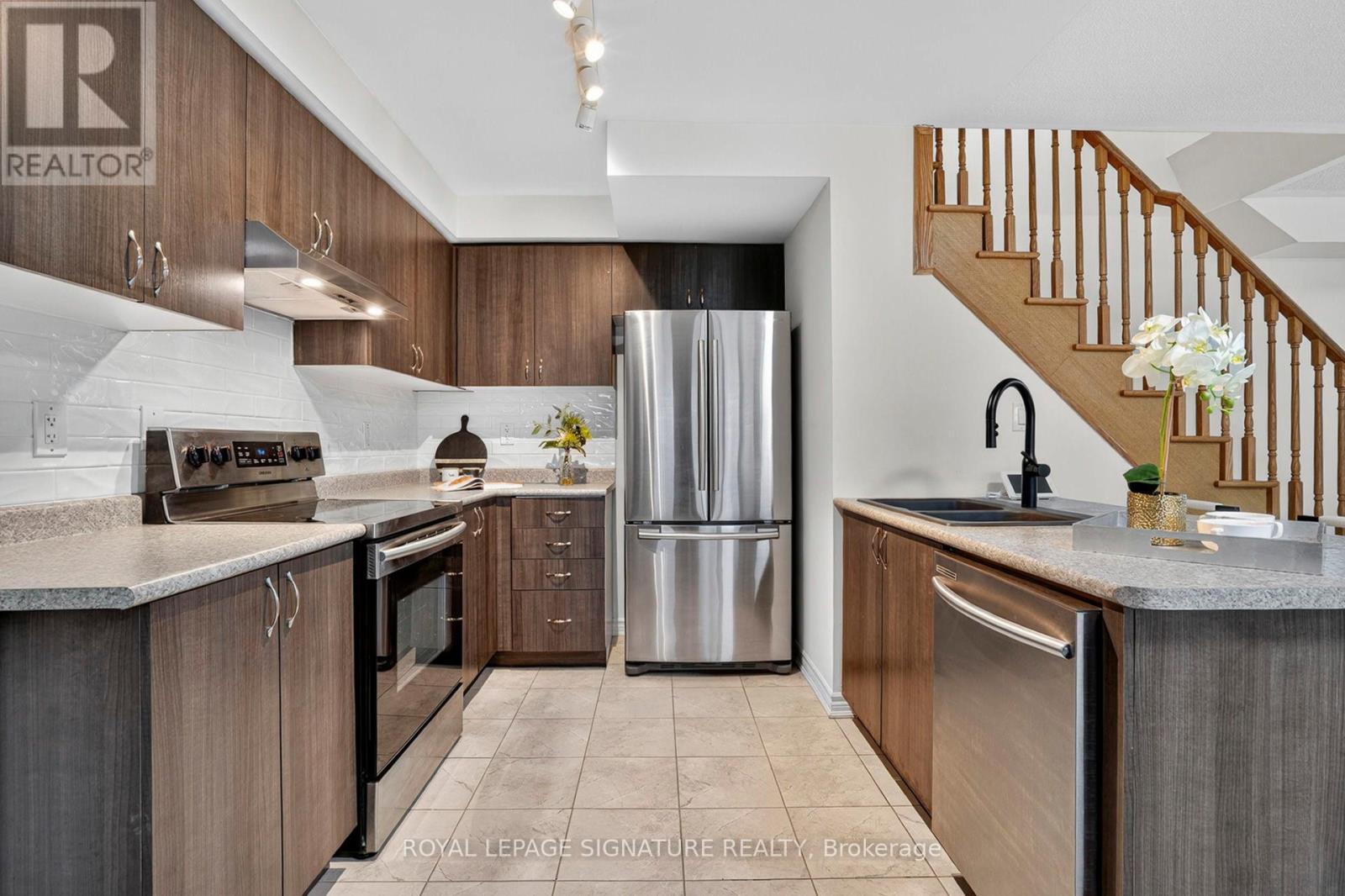 Photo 19 of 110 200 Veterans Drive, Brampton ON