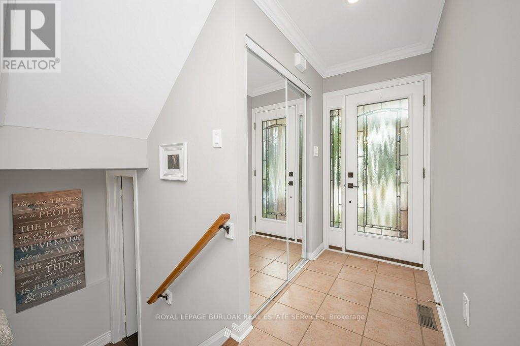 Photo 20 of 2044 Broadleaf Crescent, Burlington ON
