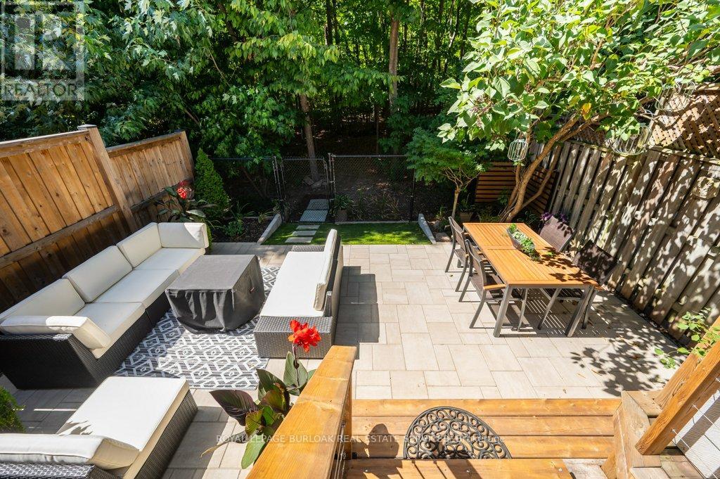 Photo 25 of 2044 Broadleaf Crescent, Burlington ON