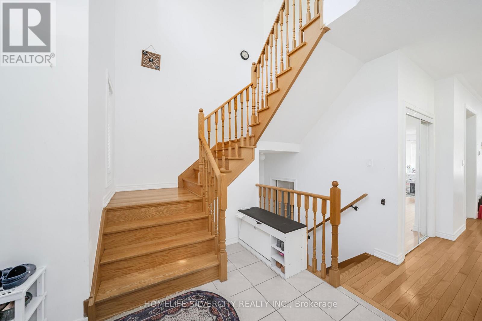 Photo 19 of 28 Yellow Sorrel Road, Brampton ON