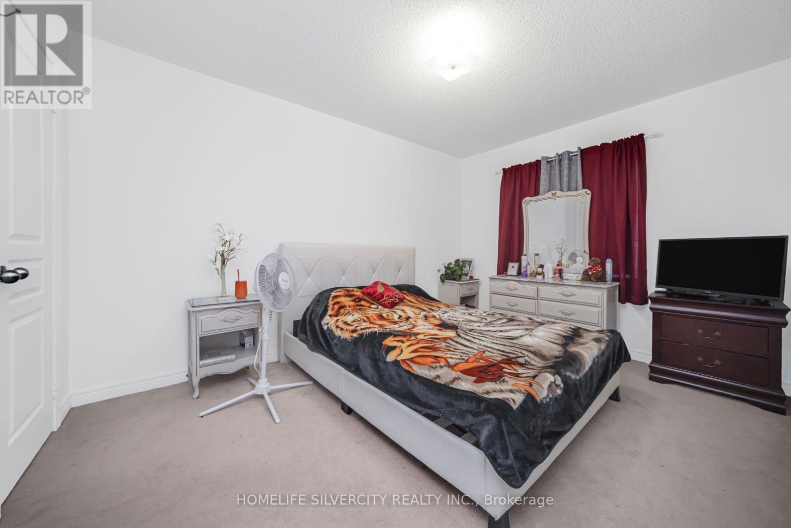 Photo 21 of 28 Yellow Sorrel Road, Brampton ON