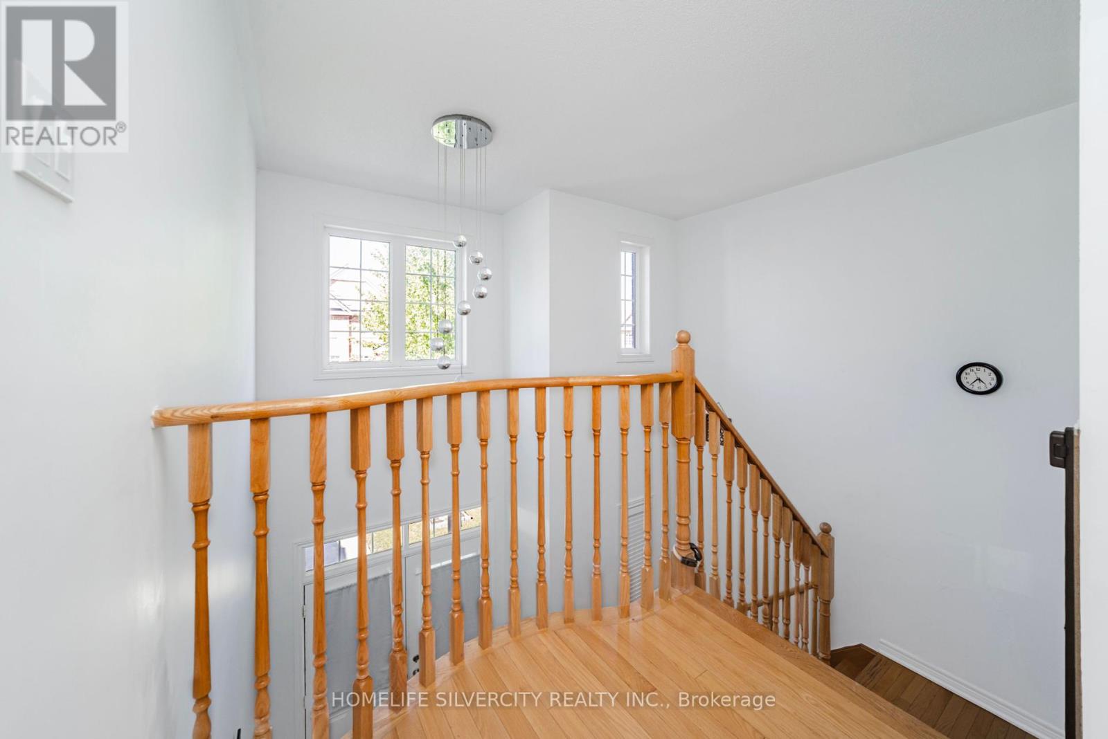 Photo 30 of 28 Yellow Sorrel Road, Brampton ON