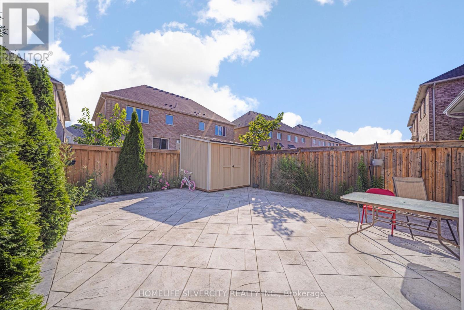 Photo 42 of 28 Yellow Sorrel Road, Brampton ON