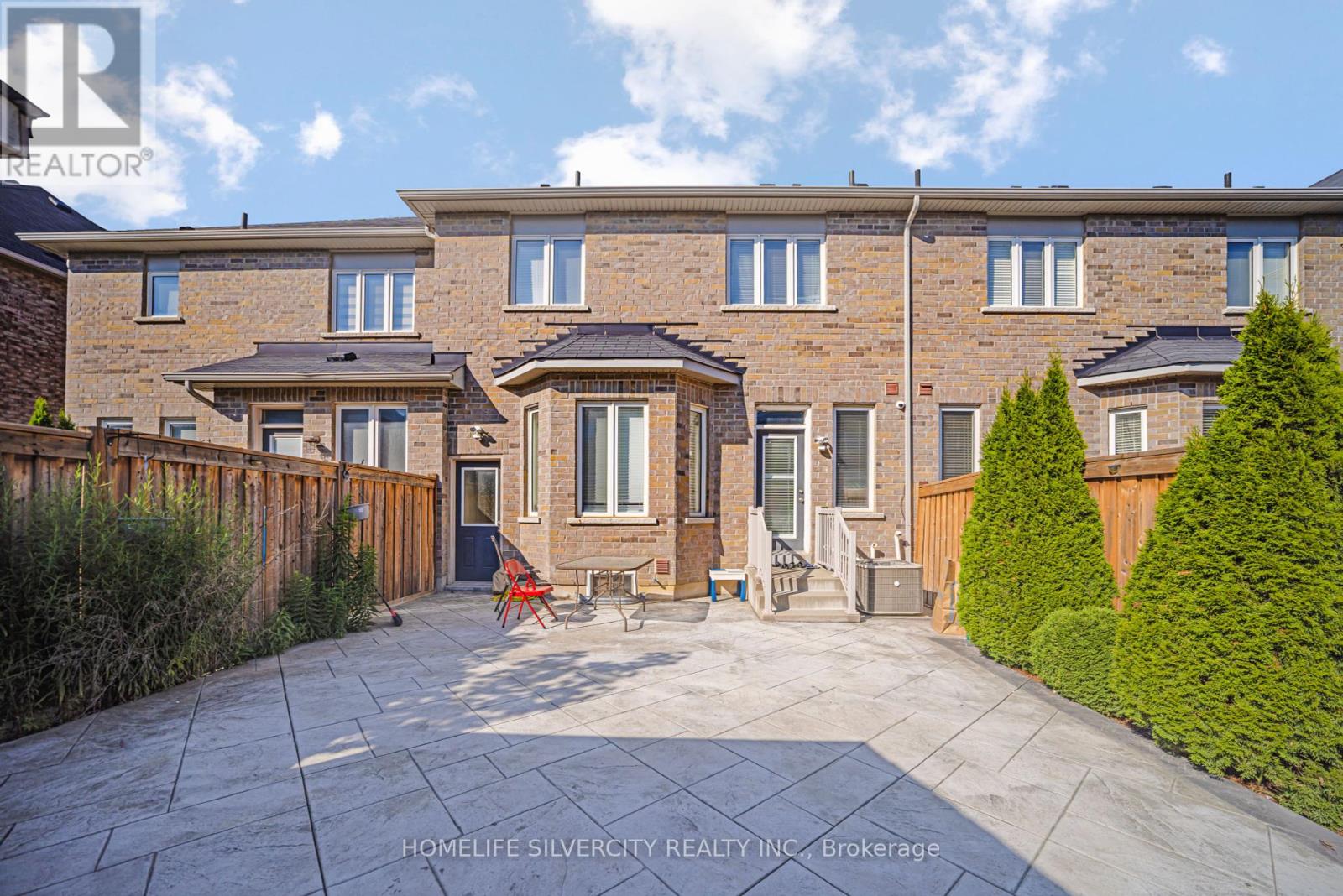 Photo 43 of 28 Yellow Sorrel Road, Brampton ON