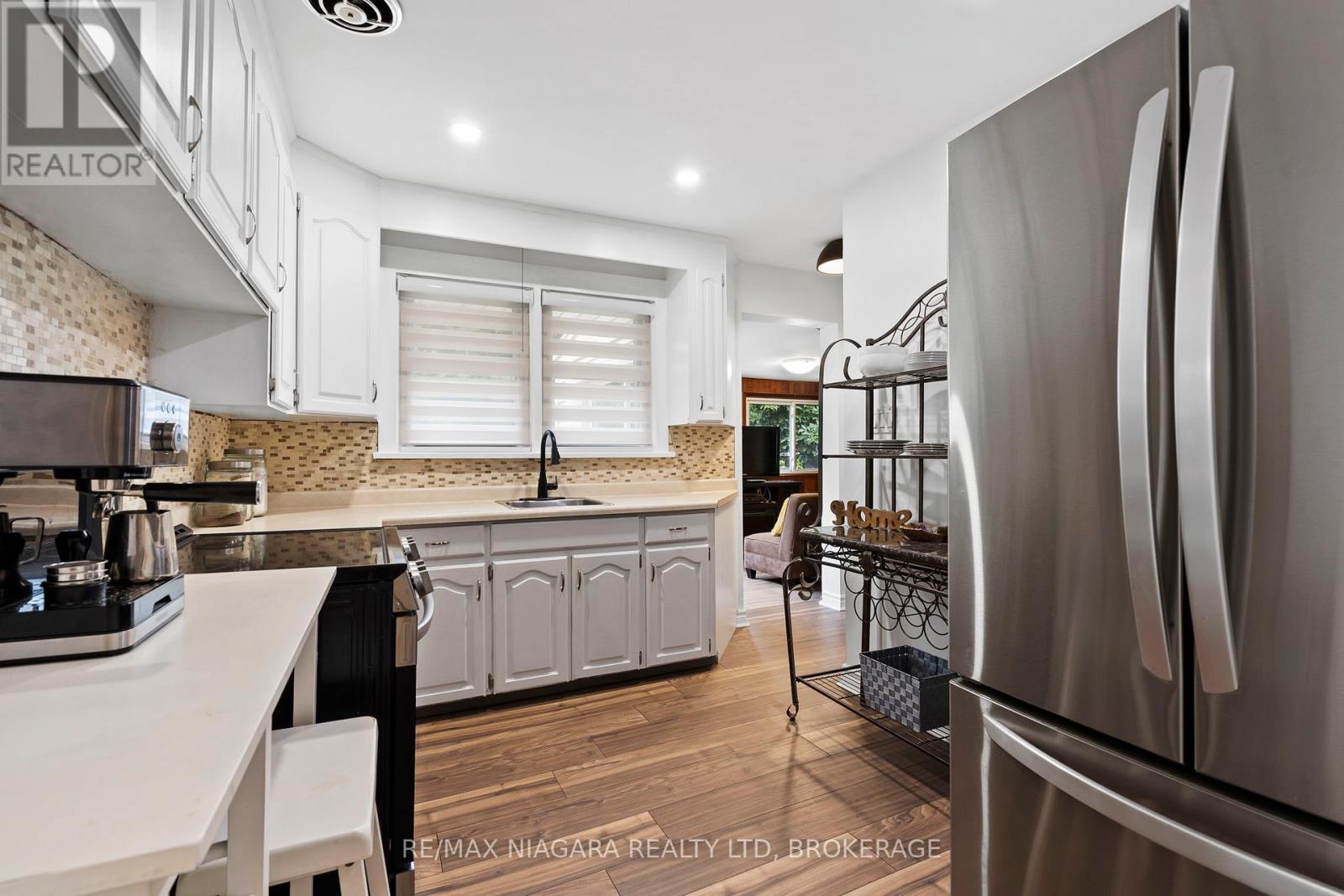 Photo 11 of 3416 Sheppard Crescent, Niagara Falls ON