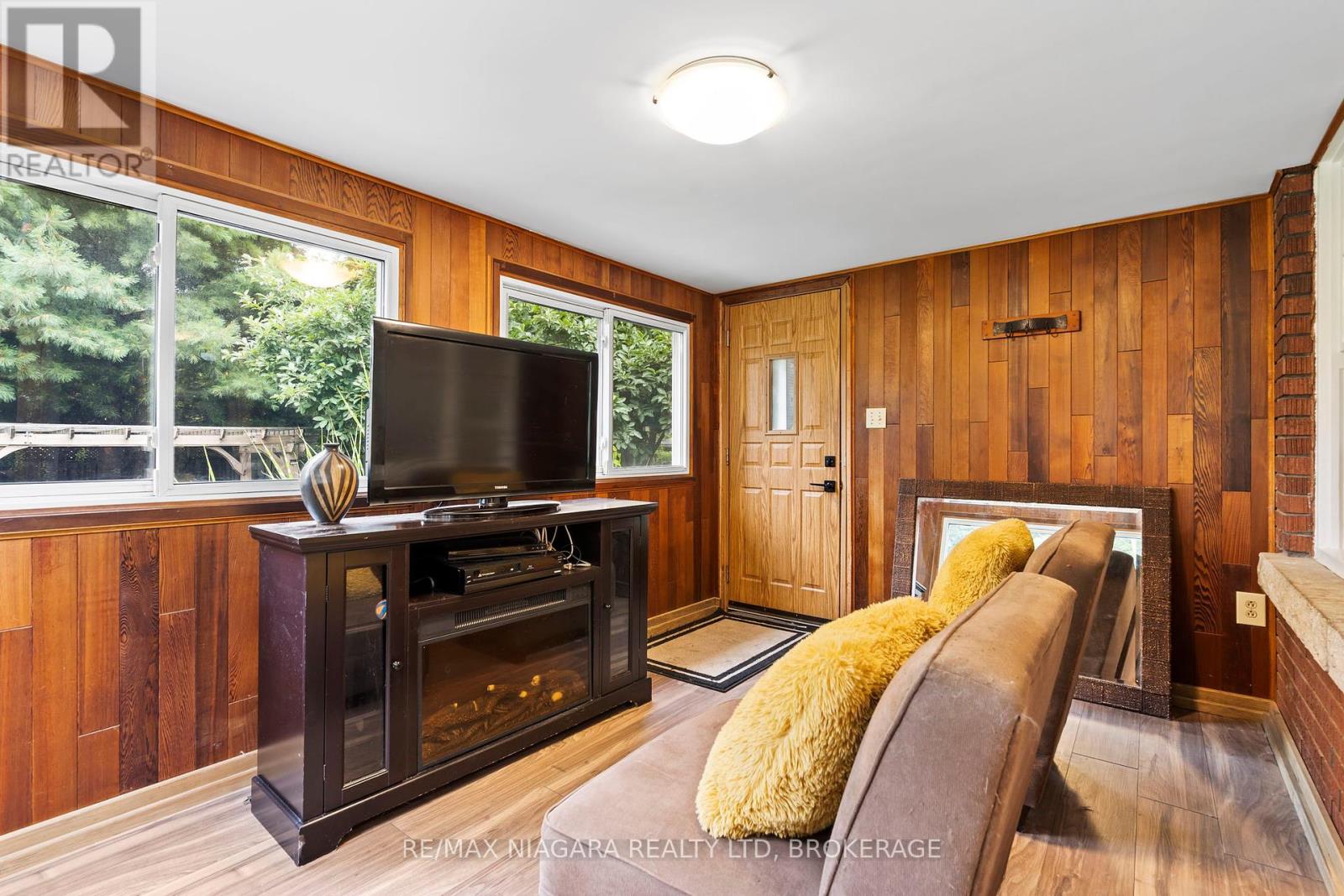 Photo 13 of 3416 Sheppard Crescent, Niagara Falls ON