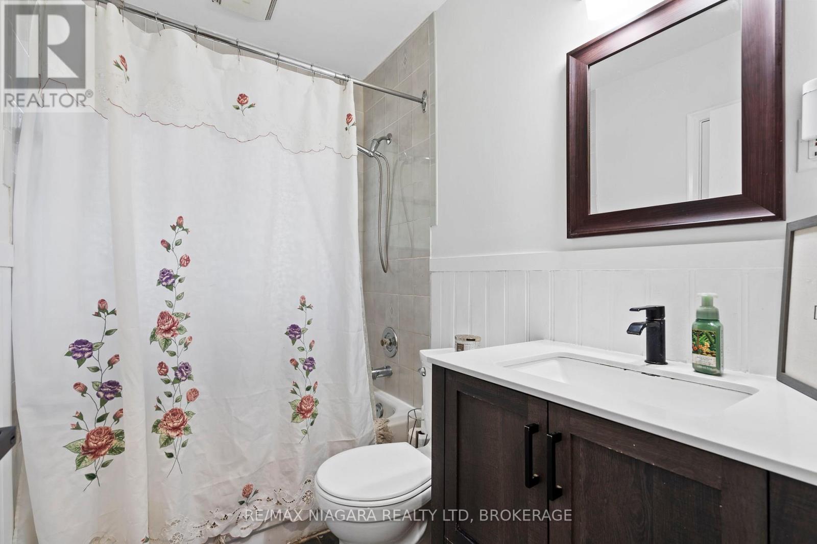 Photo 15 of 3416 Sheppard Crescent, Niagara Falls ON
