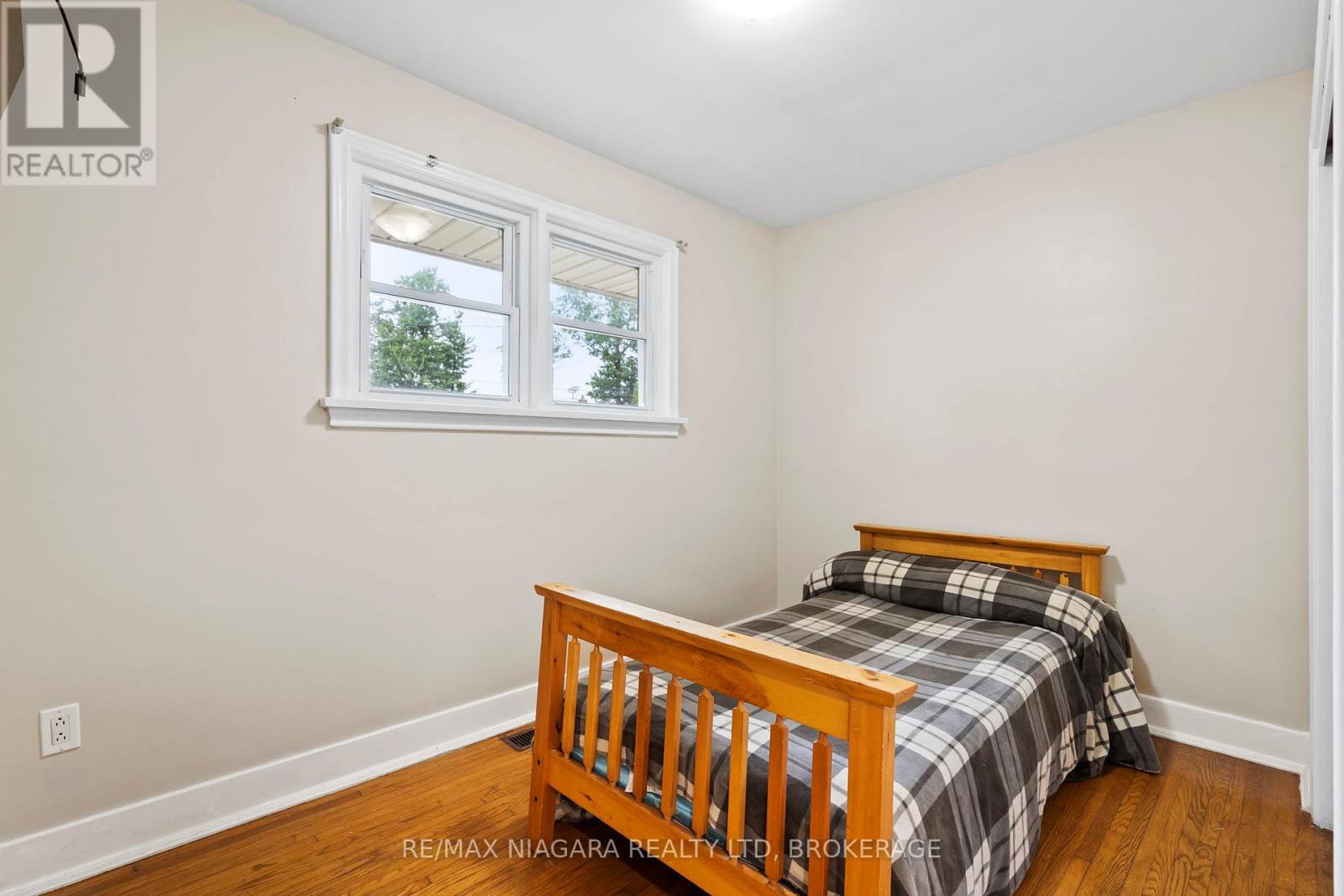 Photo 16 of 3416 Sheppard Crescent, Niagara Falls ON