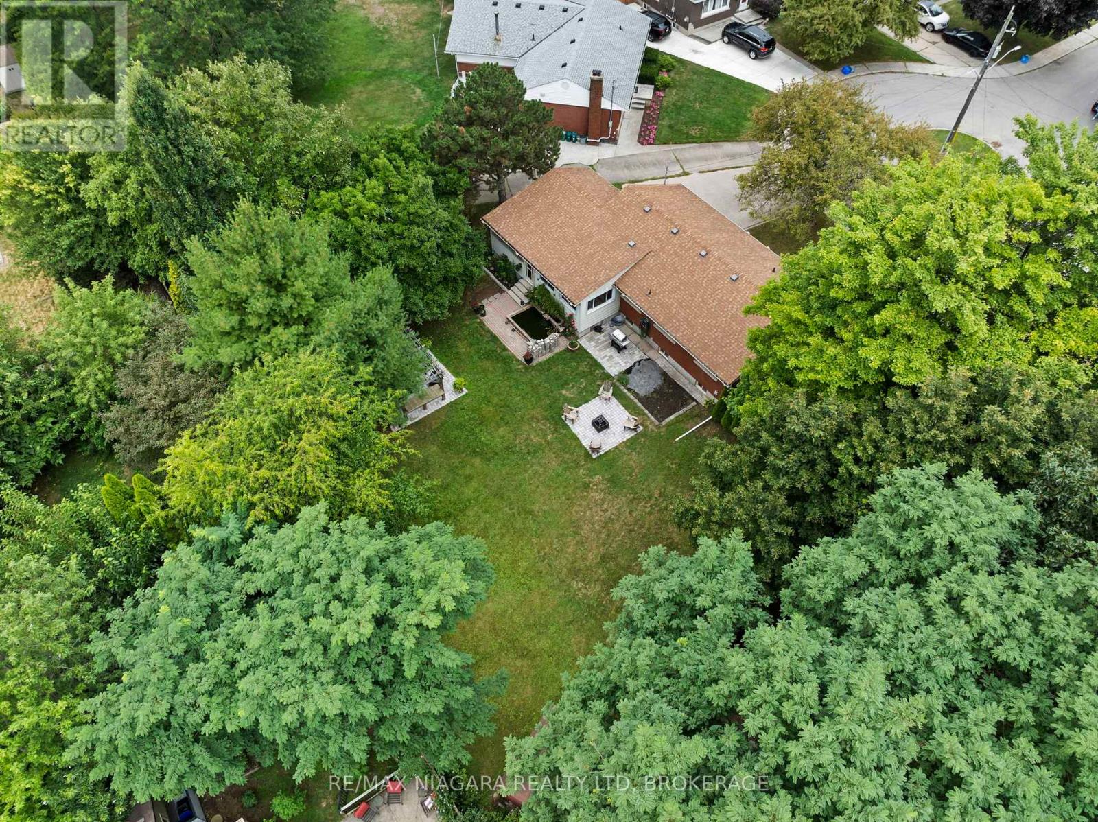Photo 37 of 3416 Sheppard Crescent, Niagara Falls ON
