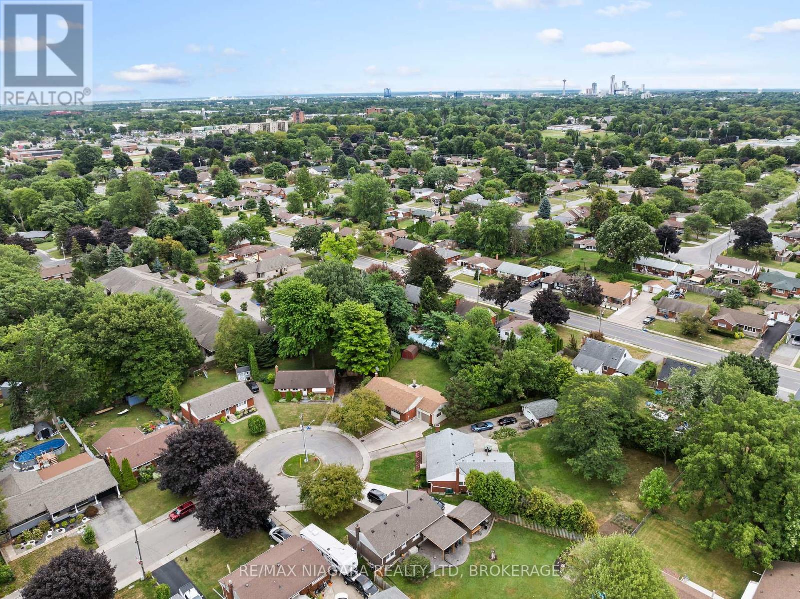 Photo 39 of 3416 Sheppard Crescent, Niagara Falls ON