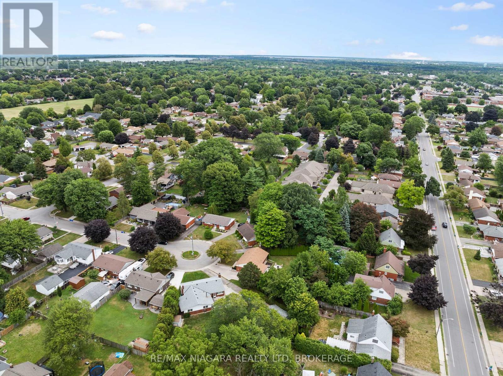 Photo 40 of 3416 Sheppard Crescent, Niagara Falls ON