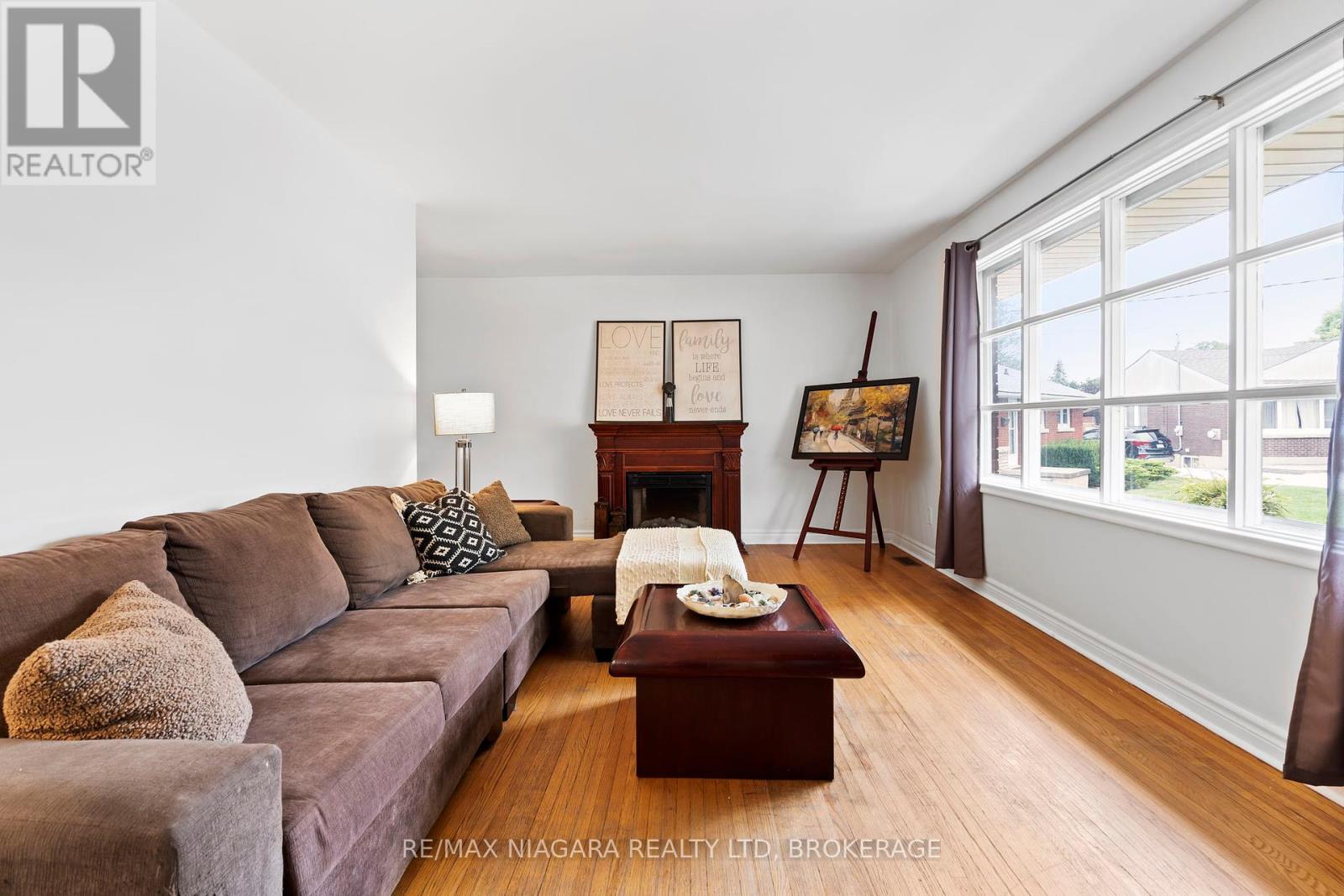 Photo 6 of 3416 Sheppard Crescent, Niagara Falls ON