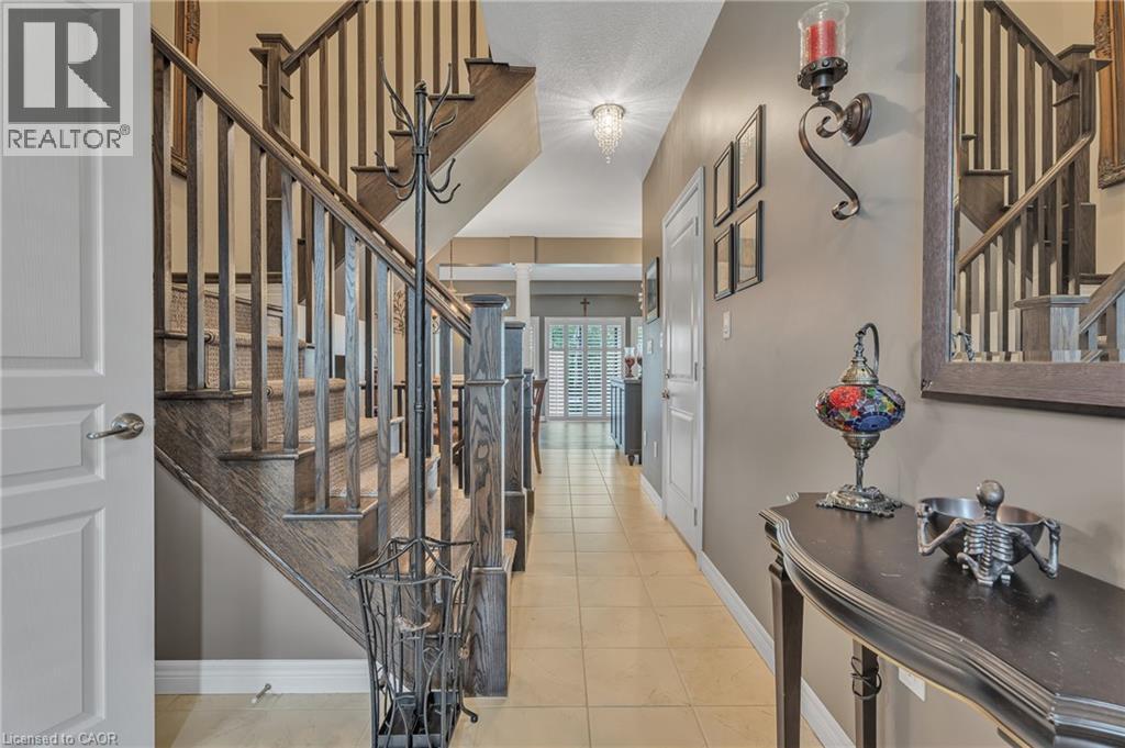 Photo 6 of 72 Dodman Crescent, Ancaster ON