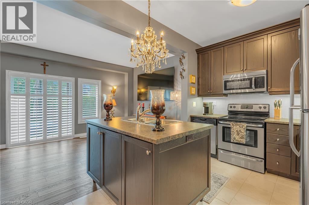 Photo 8 of 72 Dodman Crescent, Ancaster ON