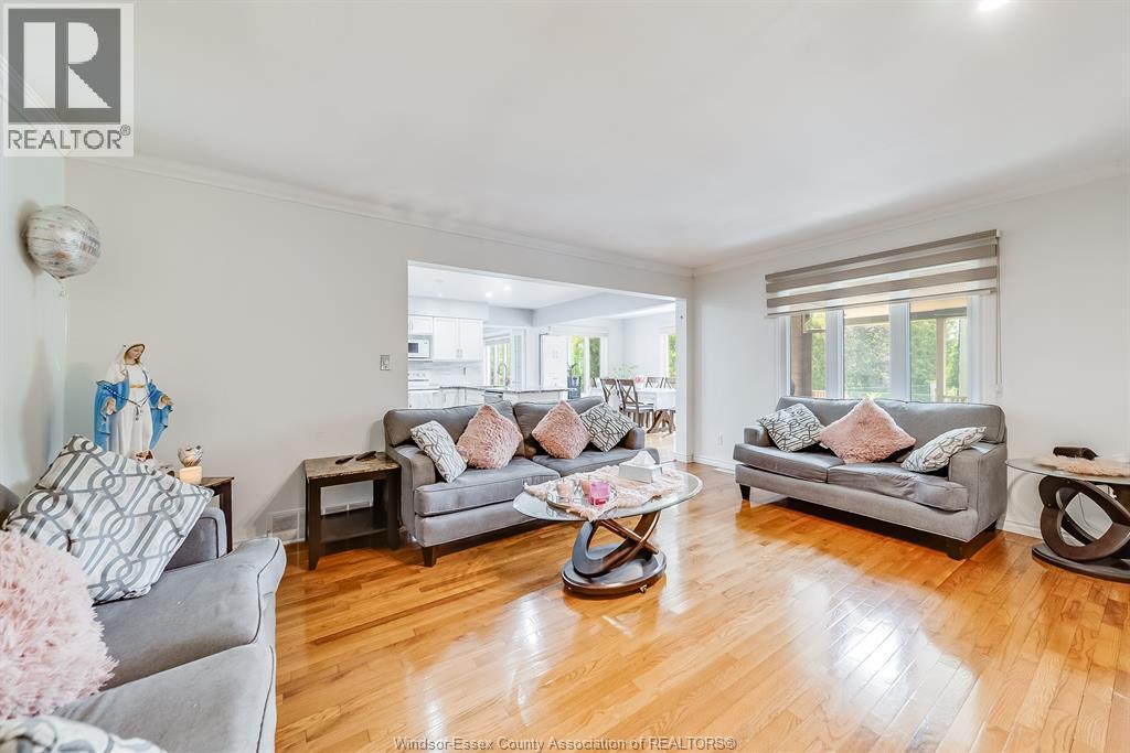 Photo 14 of 3169 Clemenceau Boulevard, Windsor ON