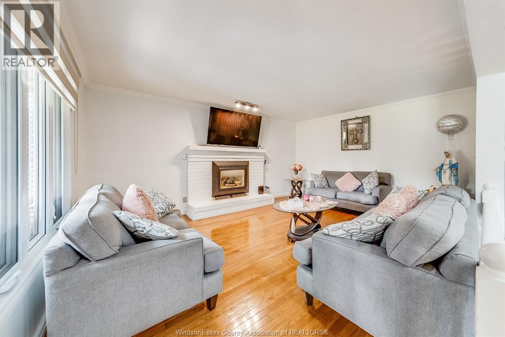 Photo 16 of 3169 Clemenceau Boulevard, Windsor ON