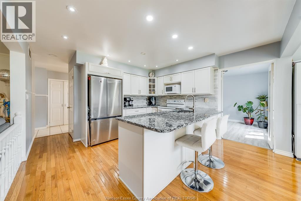 Photo 17 of 3169 Clemenceau Boulevard, Windsor ON