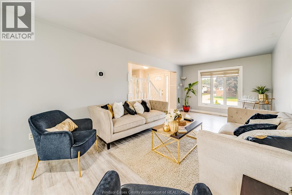 Photo 6 of 3169 Clemenceau Boulevard, Windsor ON