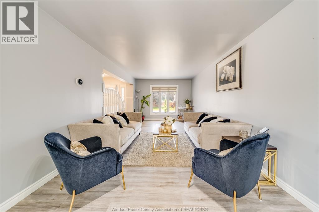 Photo 7 of 3169 Clemenceau Boulevard, Windsor ON